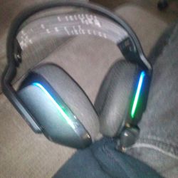 G733