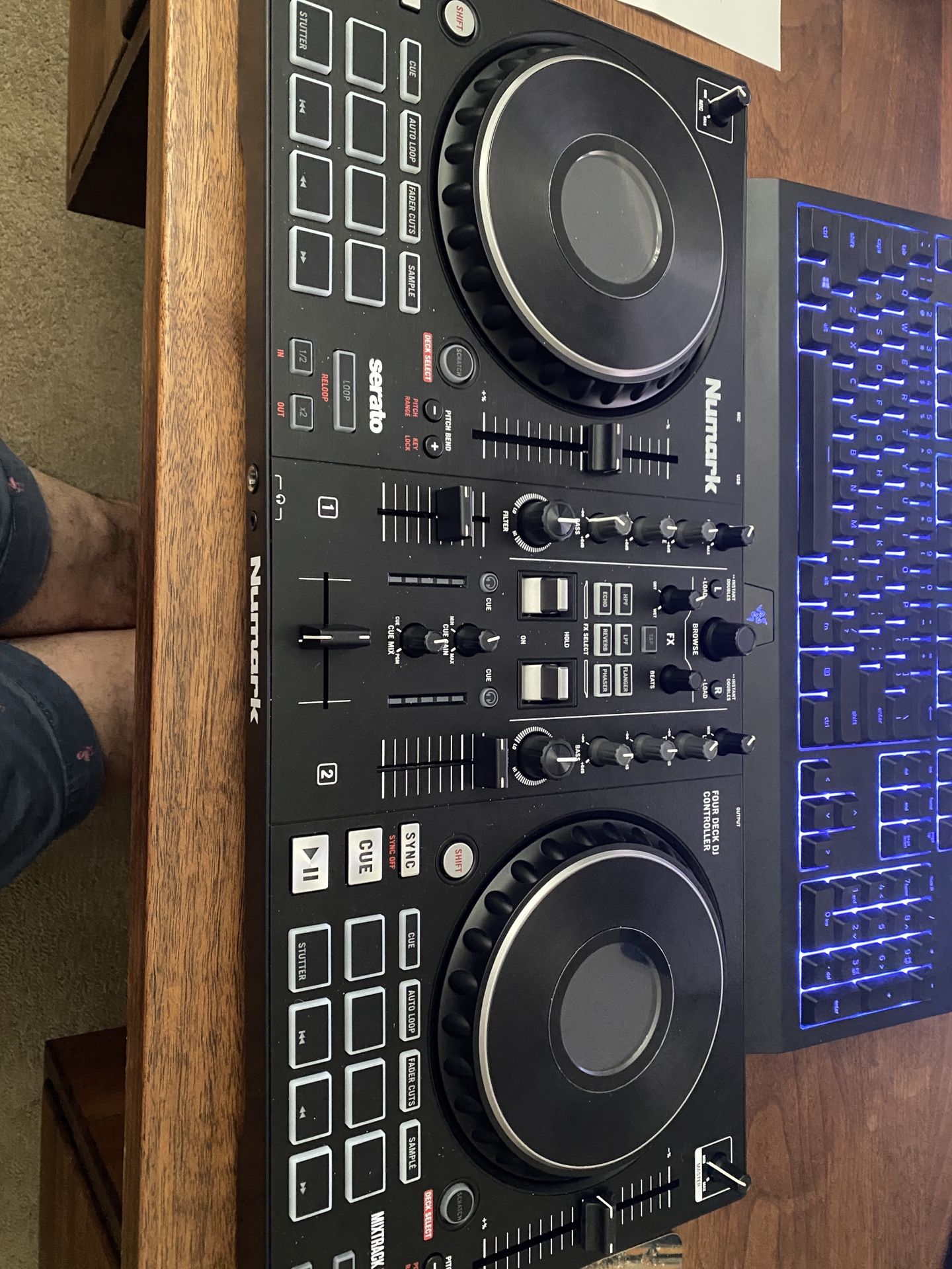 Numark Mixtrack Platinum FX4 Deck DJ Controller