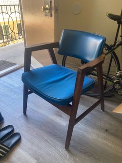 Mid century modern chair (moving sale)