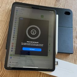 iPad Pro 11” 512GB  (Face ID)  WiFi + cellular with Zagg Keyboard And Pencil 