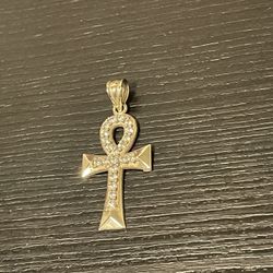 10k Unk Cross Pendant 💯