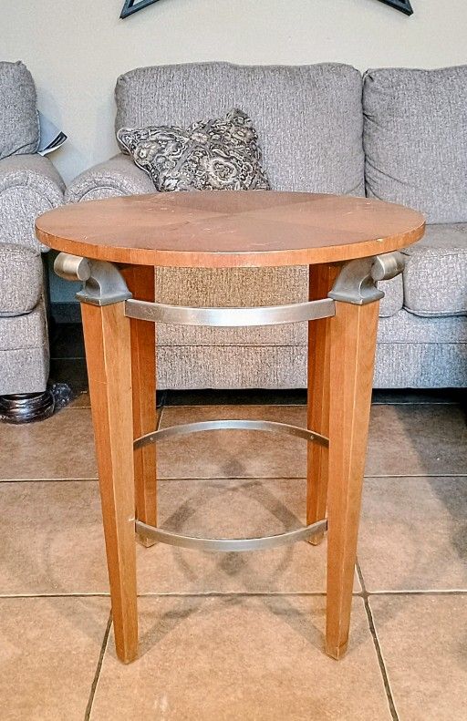 Medium size, circular, "round table" Carmel (↕️H 28" × ↔️W 24")