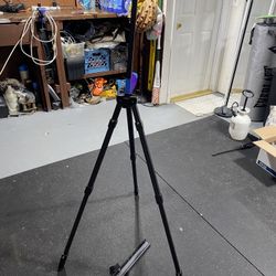 Winsor & Newton Artist Easel – Adjustable Folding Tripod 🎨