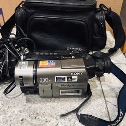 Sony Handycam CCD-TRV43 Hi-8 Analog Camcorder Night Vision NightShot. No bulb