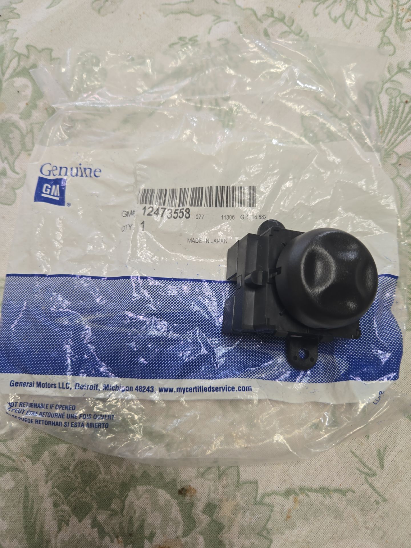 Front seat lumbar control switch driver Side GM OEM new $80