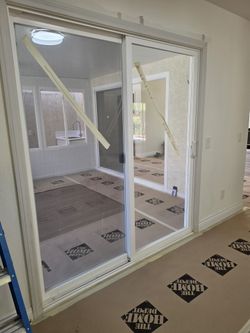 2 slinding doors