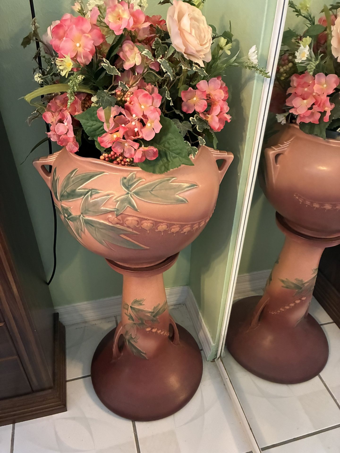 Roseville Bleeding Heart Jardiniere