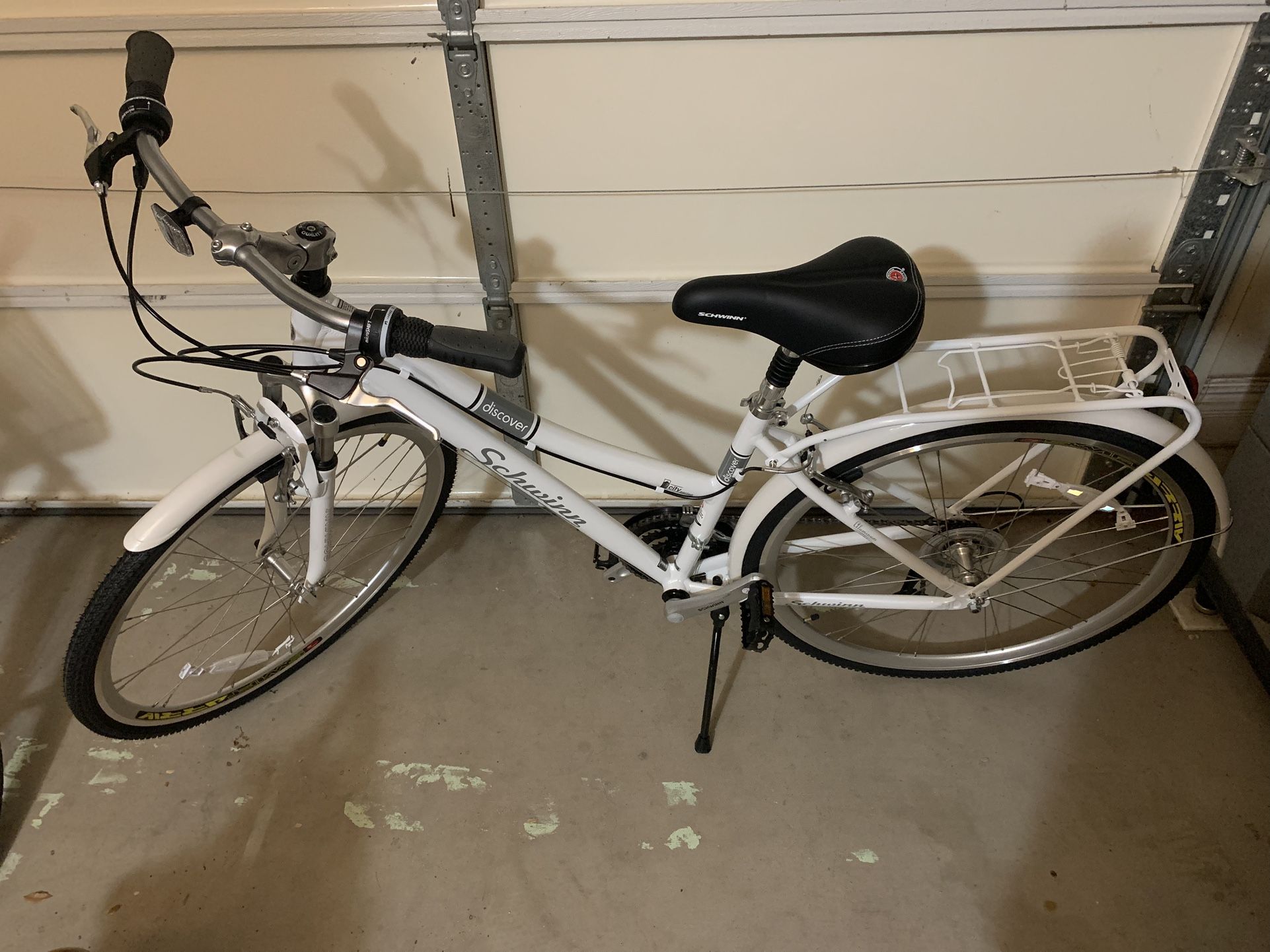 Women’s Schwinn Discover Bicycle, Brand New