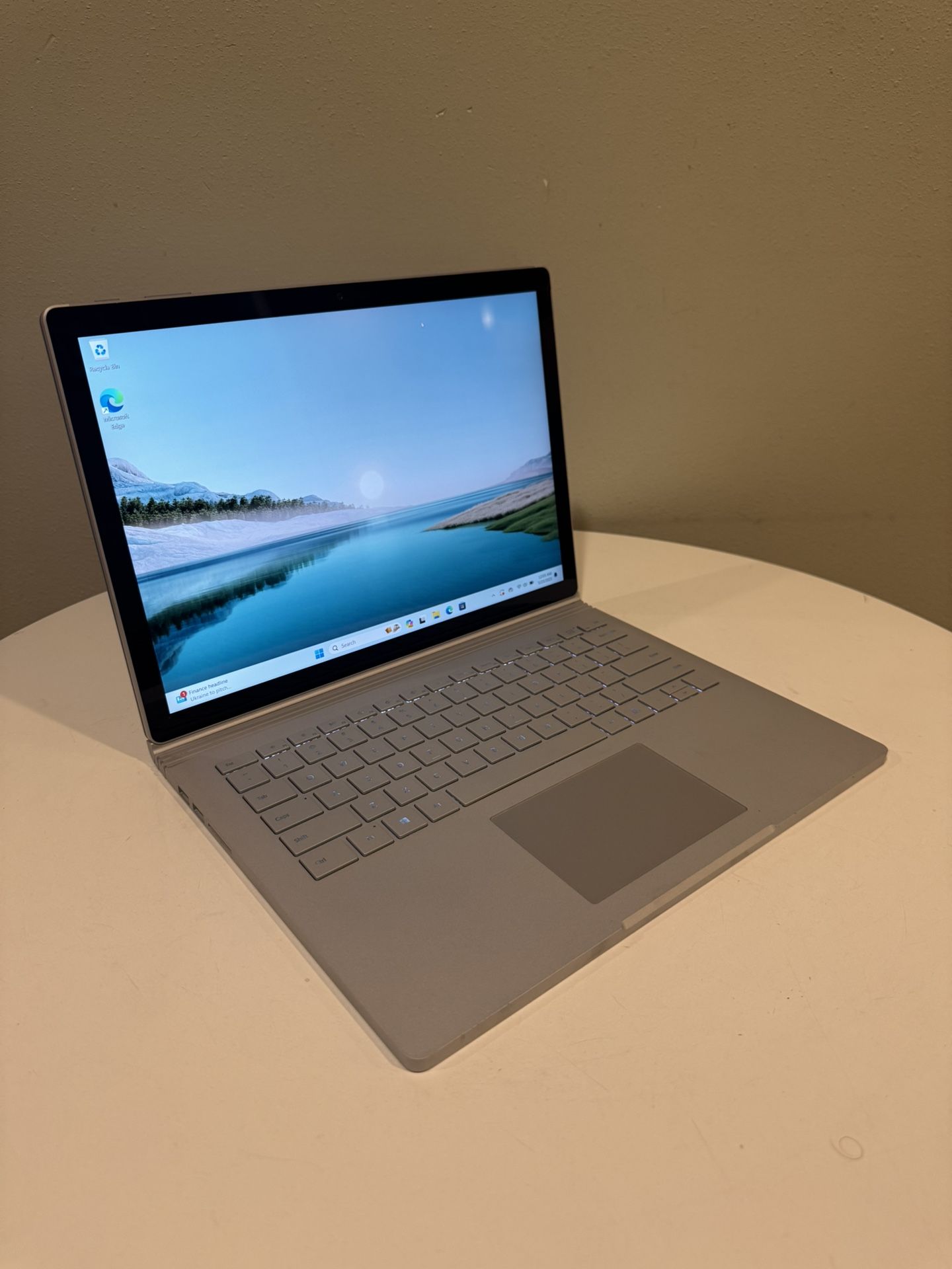 Surface Book i7/16gb Ram/GTX 1050 Graphics Touchscreen Laptop PC Windows 11 Pro