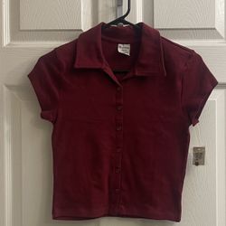 Brand New Button Front Burgundy Top Size Small Juniors 