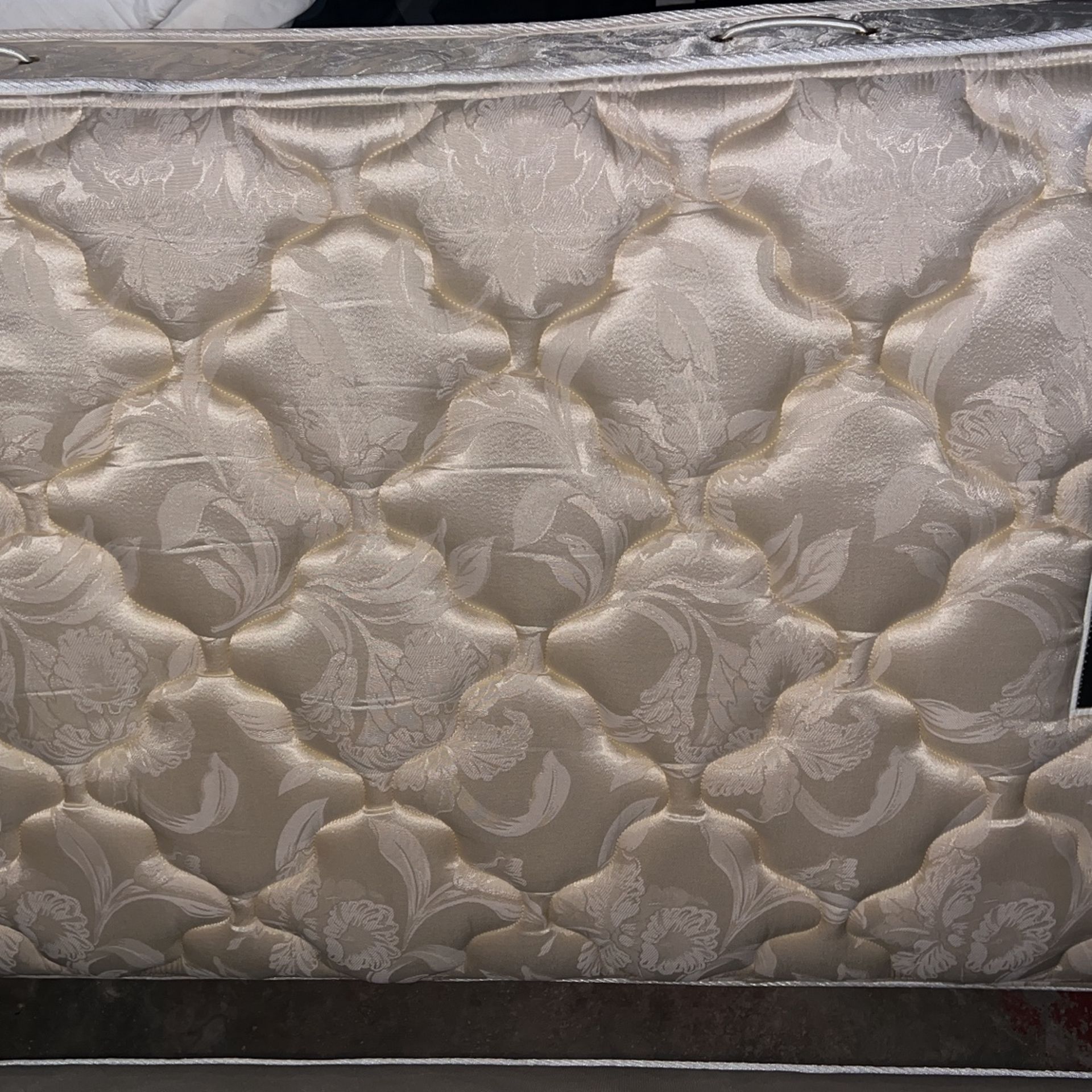 Free Bed for Sale in Desert Hot Springs, CA OfferUp