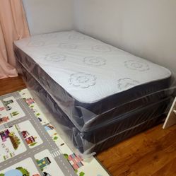 NEW TWIN-SIZE MATTRESS AND BOX SPRING 💤