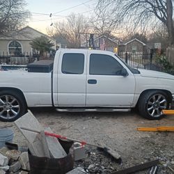 Chevy 2004 4,8v8.    18600millas 
