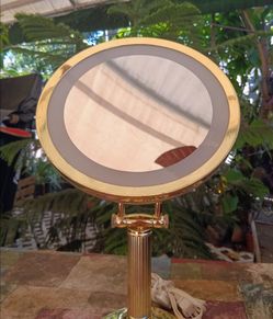 Gold Lighted Makeup MirrorLED model EM4G03119