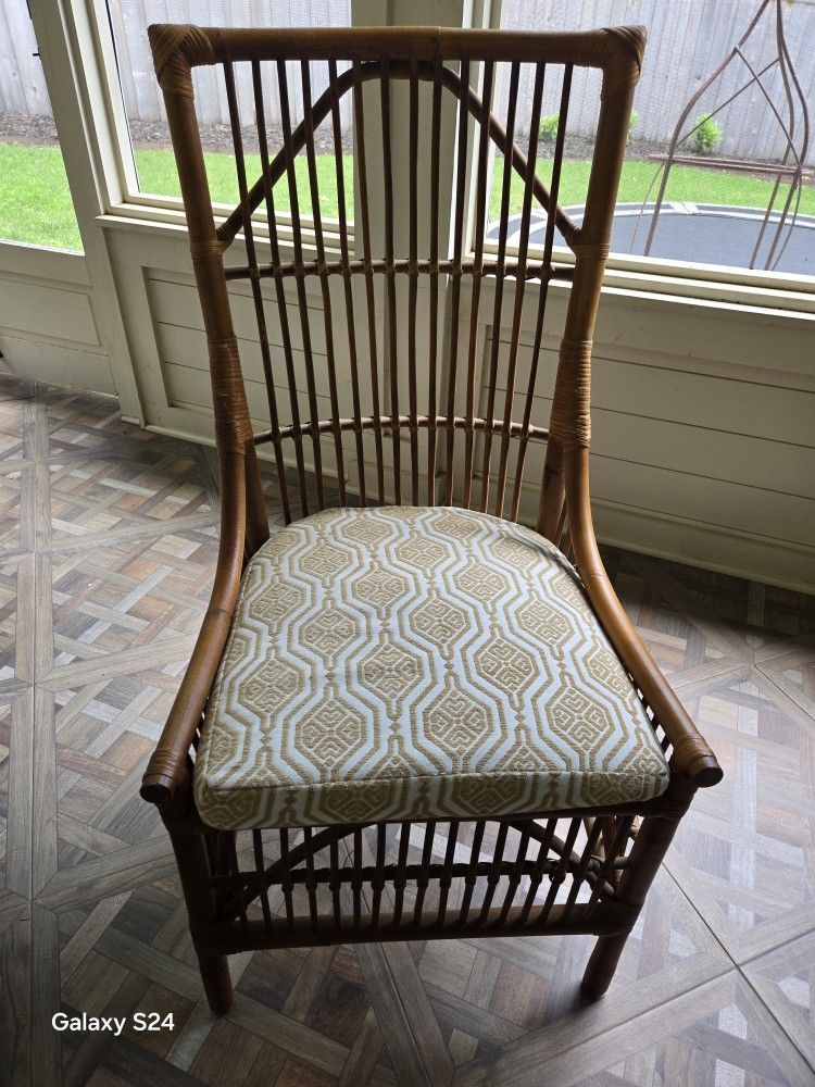 Set of 6 Vintage-Style Wicker Dining Chairs – Indoor/Porch Use