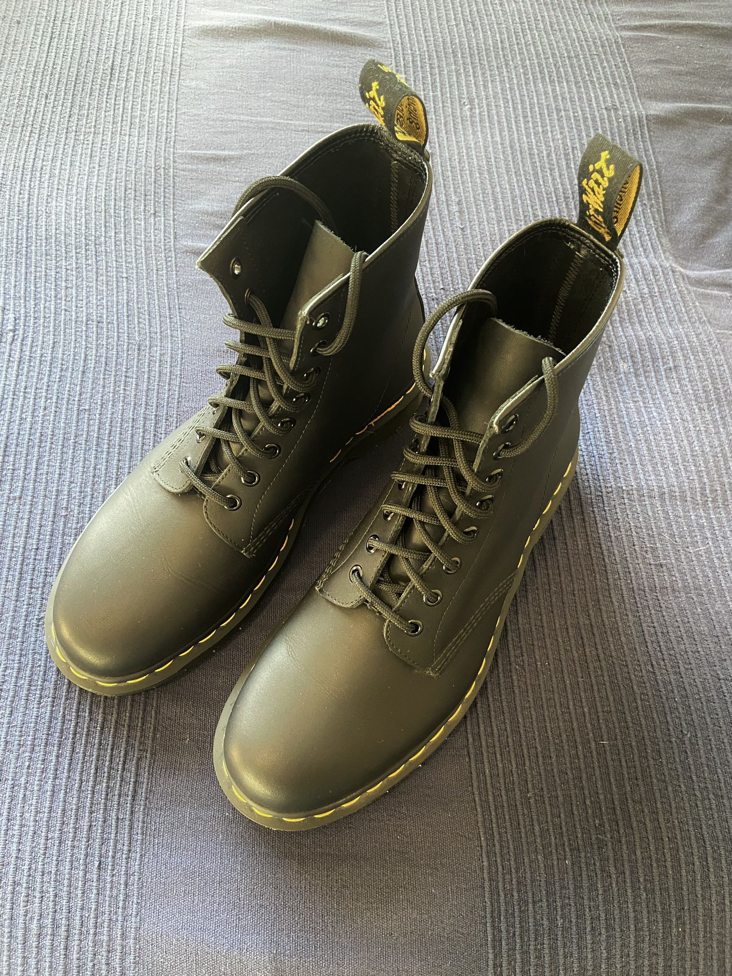 Dr. Martens Boot - Size 10M/11W/43EU