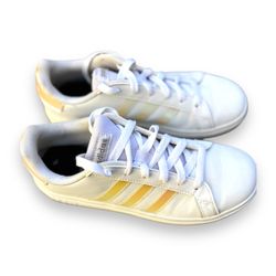 Size 4 (GS) - ADIDAS Grand Court 2 Low White Iridescent
