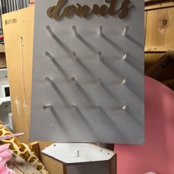 Donut Sign Holds 32 Donuts