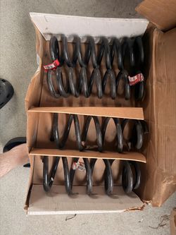 OEM Mopar Dodge Charger / Challenger Suspension Springs (Set of 4)⁠