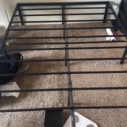 Zinus 14in Elias Metal Platform Full Size Bed frame. 