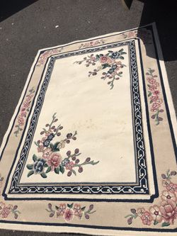 Suprema area rug