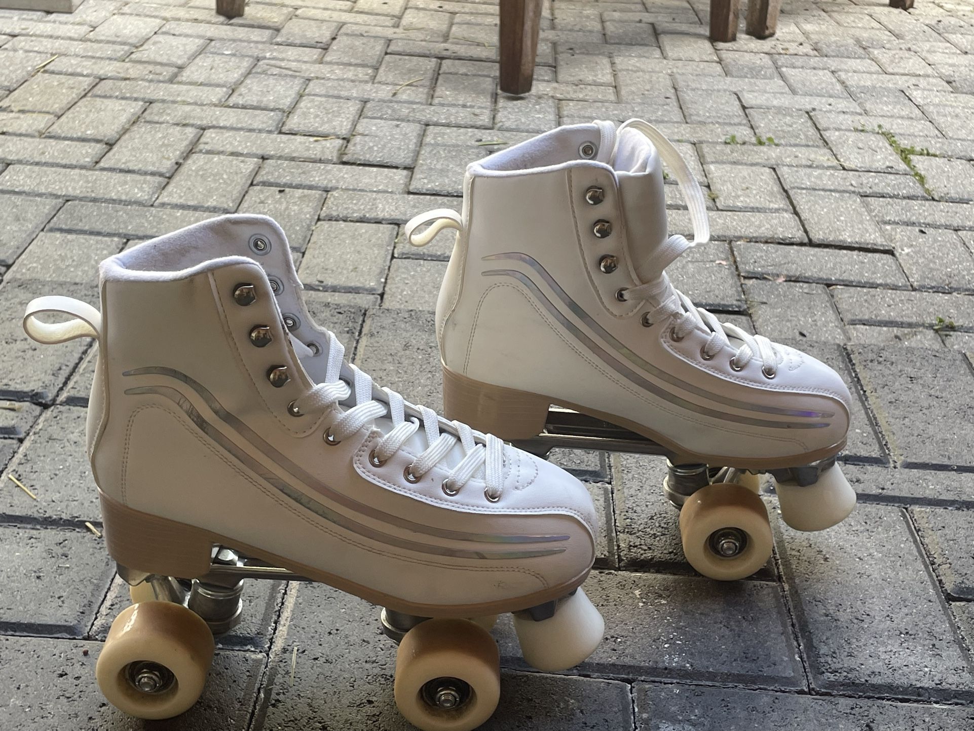 Derby Retro Striped Skates