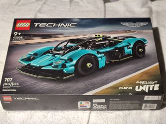 LEGO Technic Aston Martin Valkyrie Set 42208 - Brand New Sealed Box