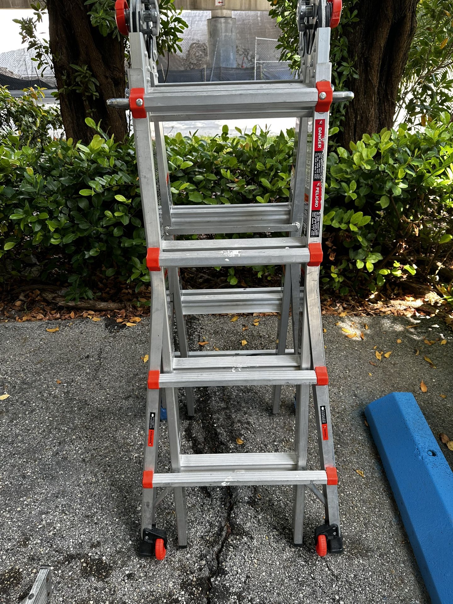 Ladder 22f