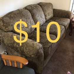 Sofa / Couch EXCELLENT CONDITION!! $10