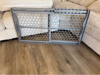 Pet gate