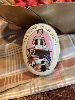 Vintage 1983 Avon Grandmothers Are Special Soap And Tin Collectible
