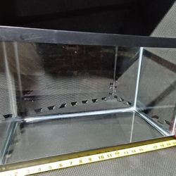 10 Gal Reptile.
Tank 