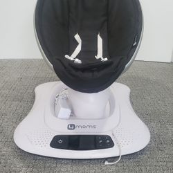 4Moms Mamaroo (Like NEW)