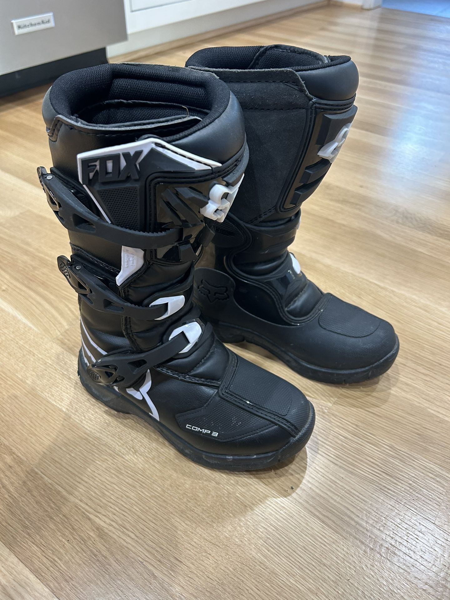 Fox Comp 3 Boots Size Y4