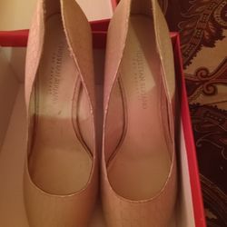 Women's Christian Sirano Sz 8 Heels 