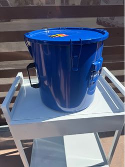 Fryer Grease Bucket, 8 Gal Oil Disposal Caddy Carbon Steel Fryer Oil Bucket with Rust-Proof Coating, Oil Transport Container with Lid, Lock Clips, Fil