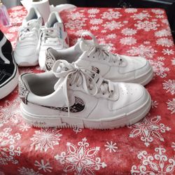 NIKE Women’s AIR FORCE 1