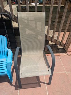 Outdoor patio chair