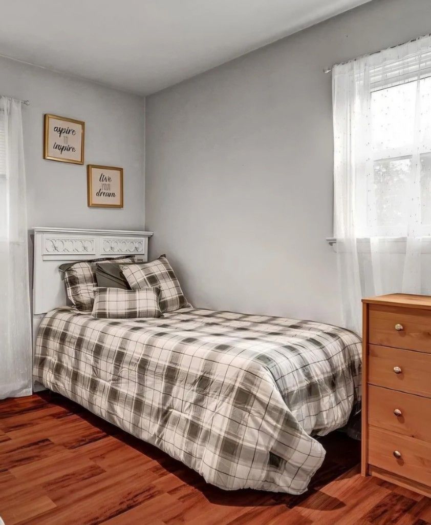 Twin bed set