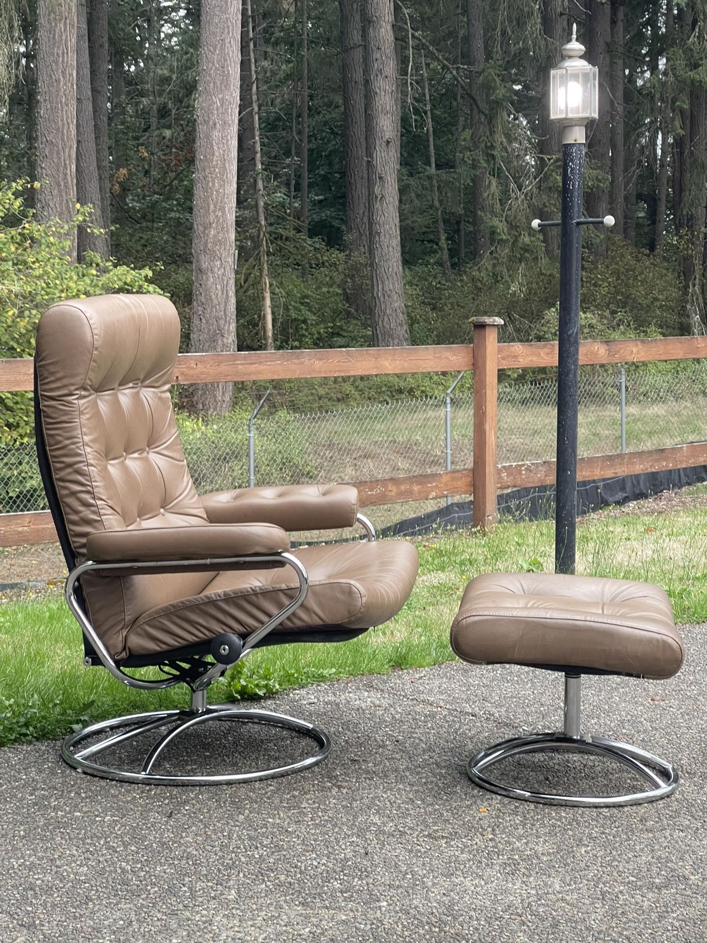 Vintage Stressless Ekornes Chair And Ottoman