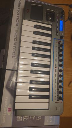 Novation Xiosynth 25 digital synthesizer