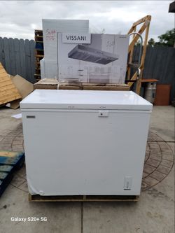Vissani 8.8 cu.ft.manual Defrost convertible garage ready chest freezer