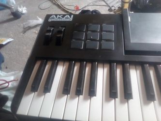 AKAI Professional Synth station 49