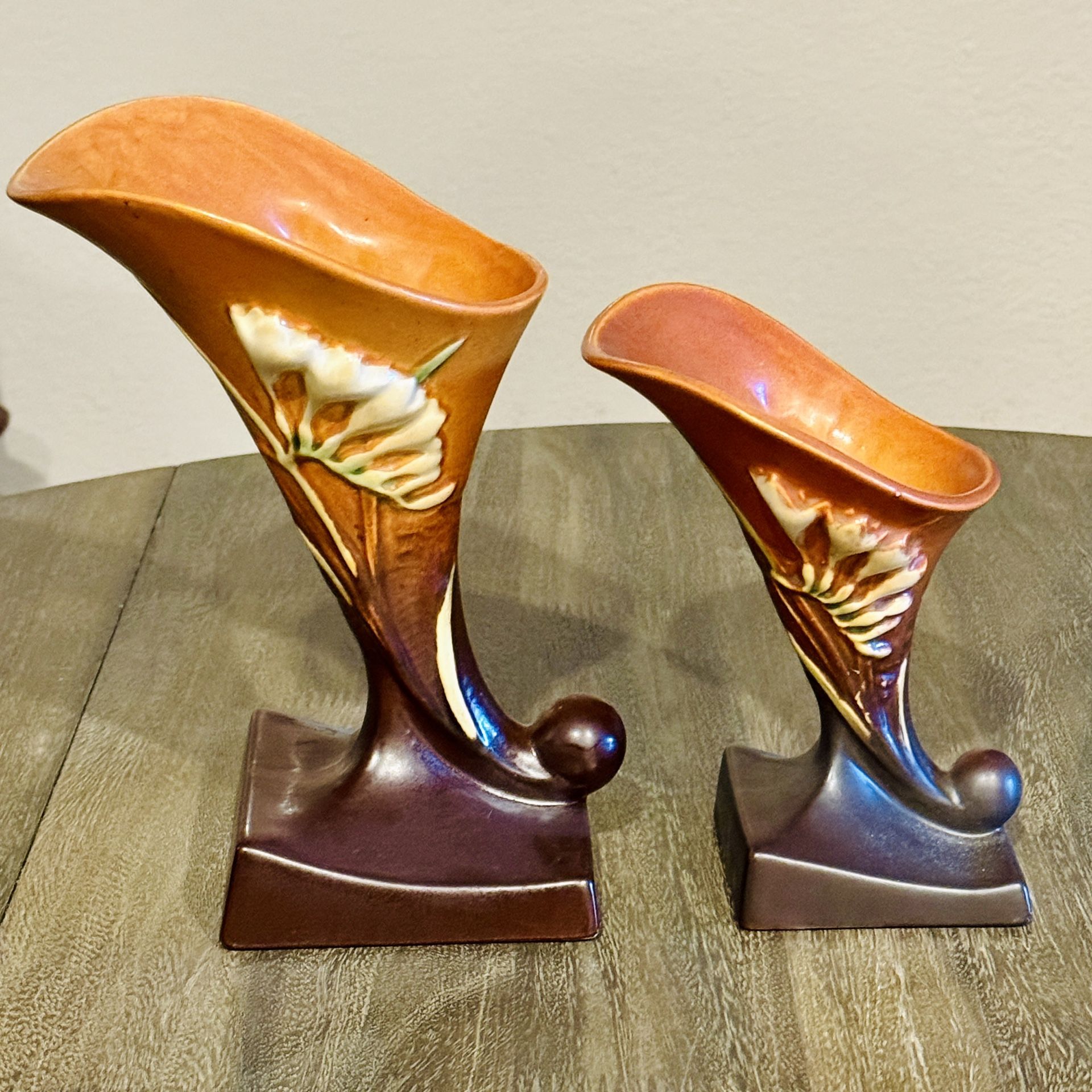 Vintage Roseville Cornucopia Set