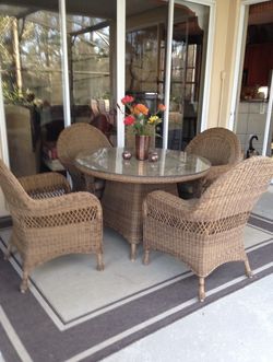 Wicker Table With 4 Chairs