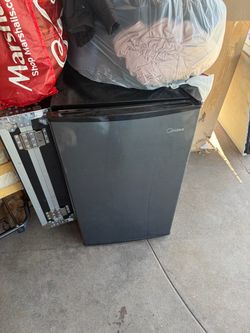 Mini fridge