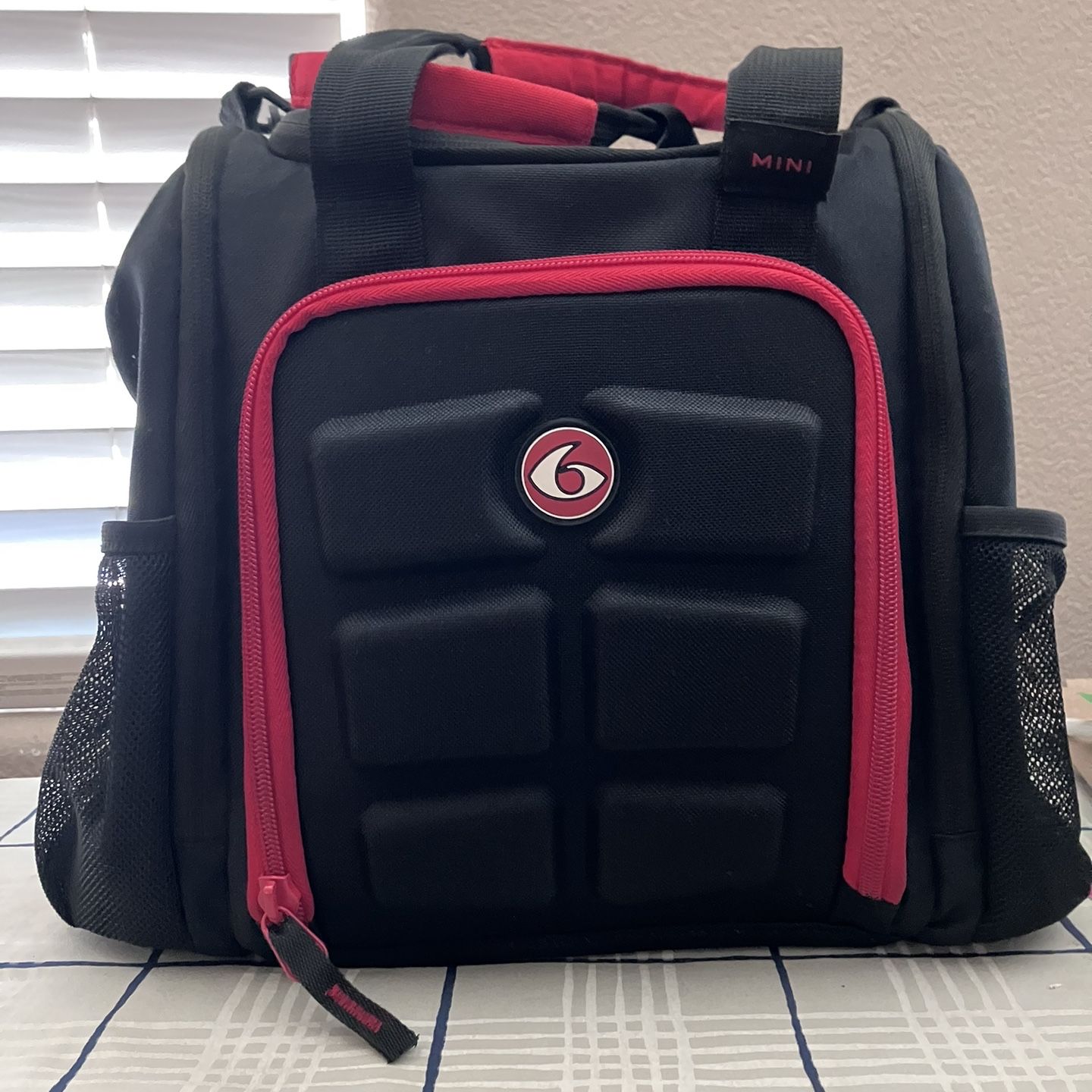 Hershey's M&M's Lunch Tote Cosmetic Storage Bag for Sale in American  Canyon, CA - OfferUp