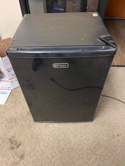 Mini Refrigerator Emerson