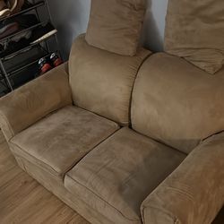 Lazyboy Couch (loveseat)