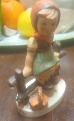 "Just Resting" Vintage Hummel Mold #112